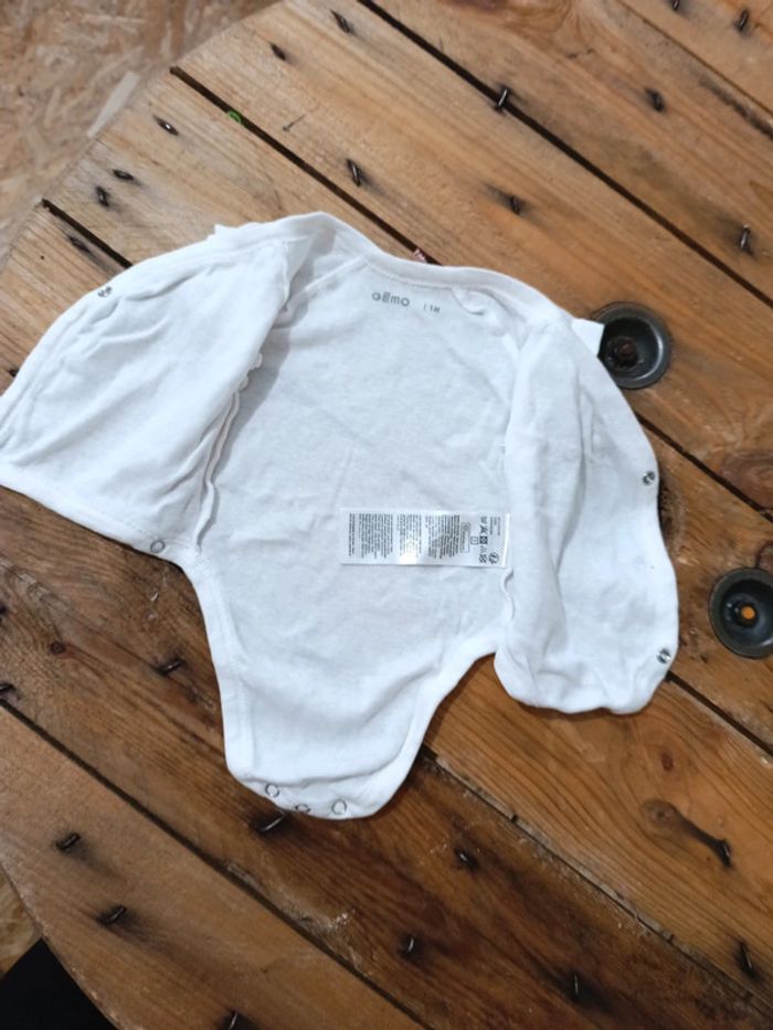Body taille 1 mois de la marque Gémo - photo numéro 4