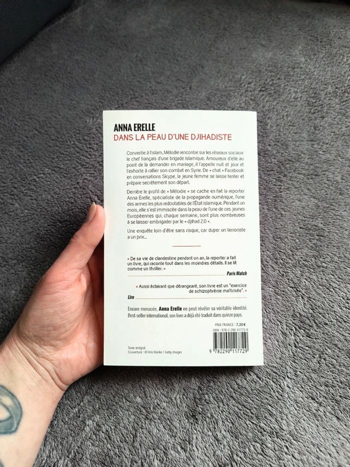 Livre Dans la peau d'une djihadiste - photo numéro 2