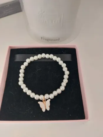 Bracelet perles papillon blanc