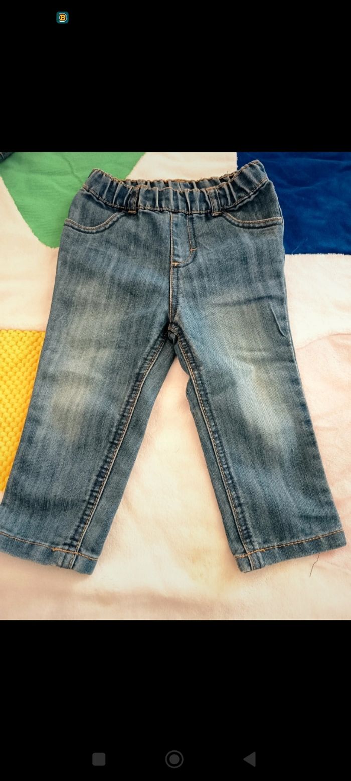 Pantalons jean larges 18 mois - photo numéro 2