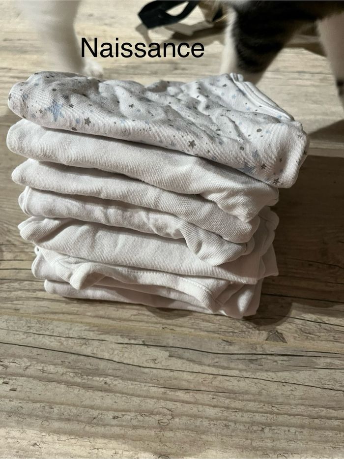 Lot vêtements 1 mois / naissance - photo numéro 2