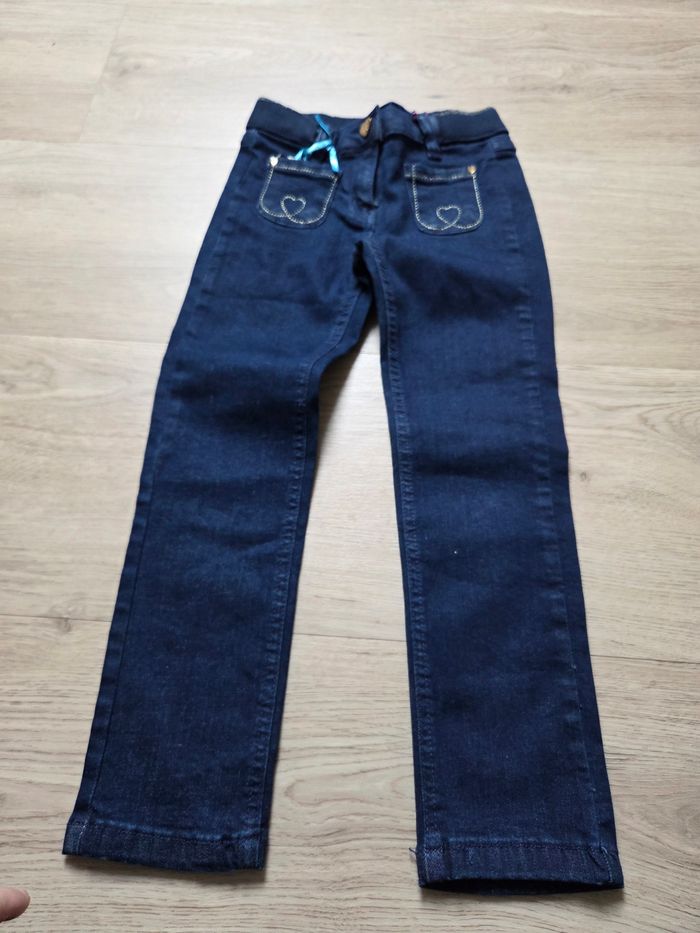 Jeans neuf 4 ans