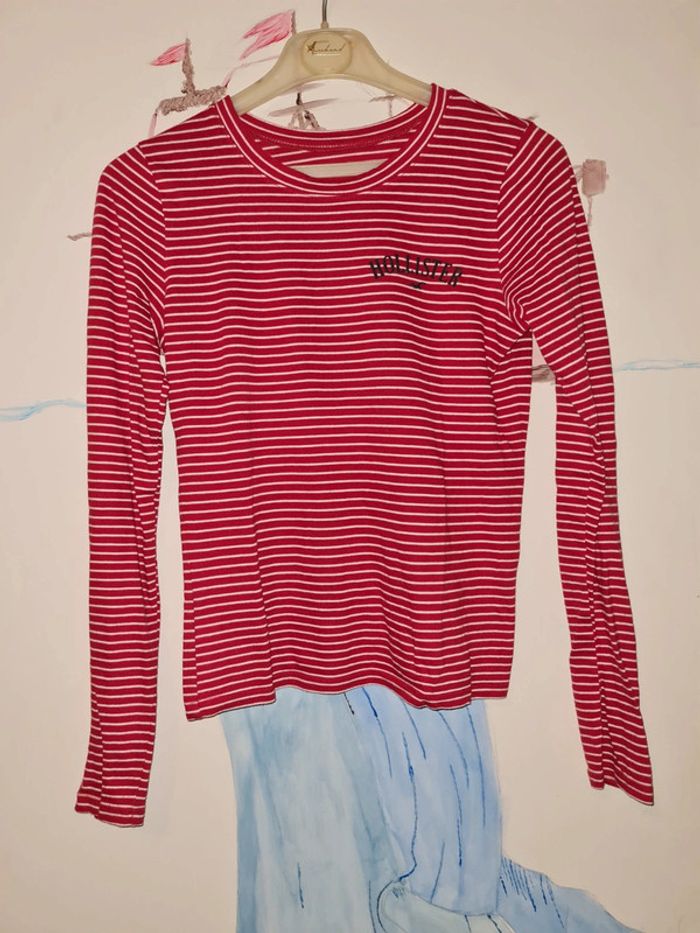 Haut hollister rouge