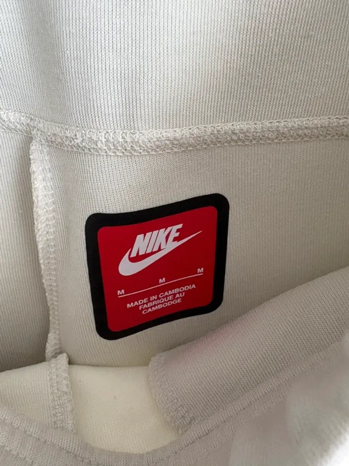 Pantalon survêtement Nike taille M - photo numéro 3