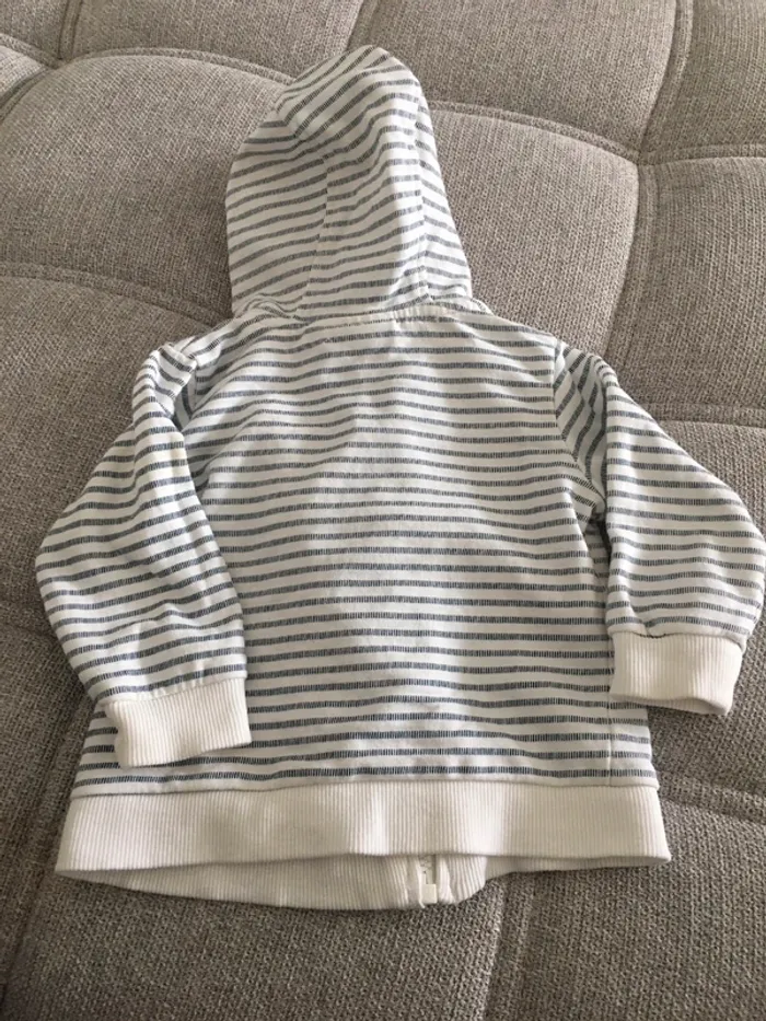 Gilet a capuche 6 mois noukies - photo numéro 2