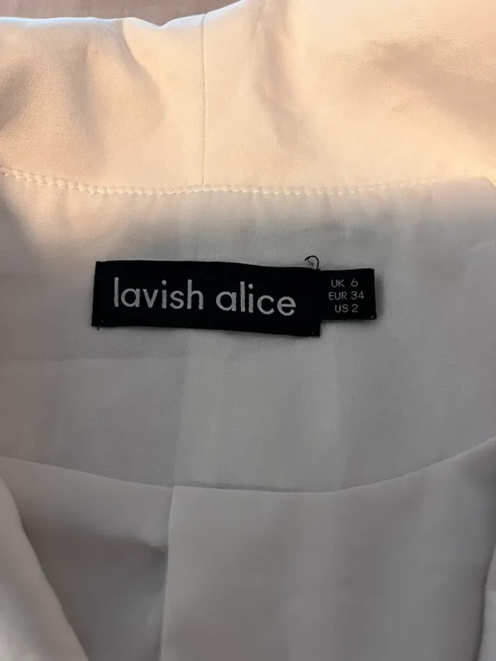 Robe blanche Lavish Alice T34 - photo numéro 4