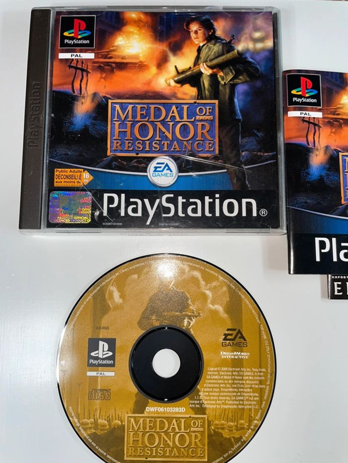 Medal Of Honor: Resistance - PS1 Complet Version Française PAL Sony - photo numéro 2