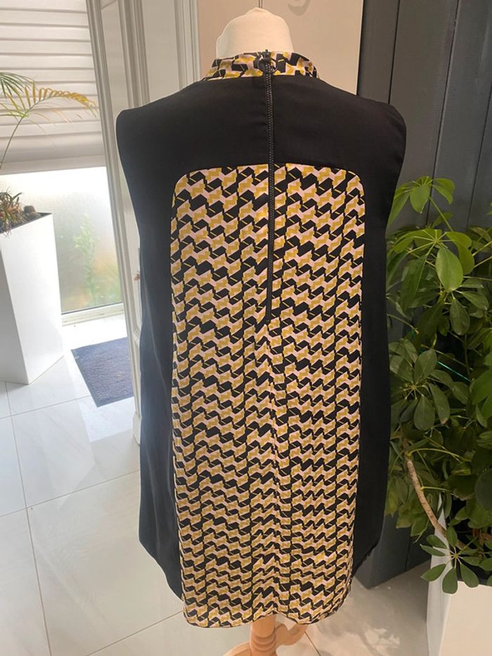 Robe noire et dorée - photo numéro 3