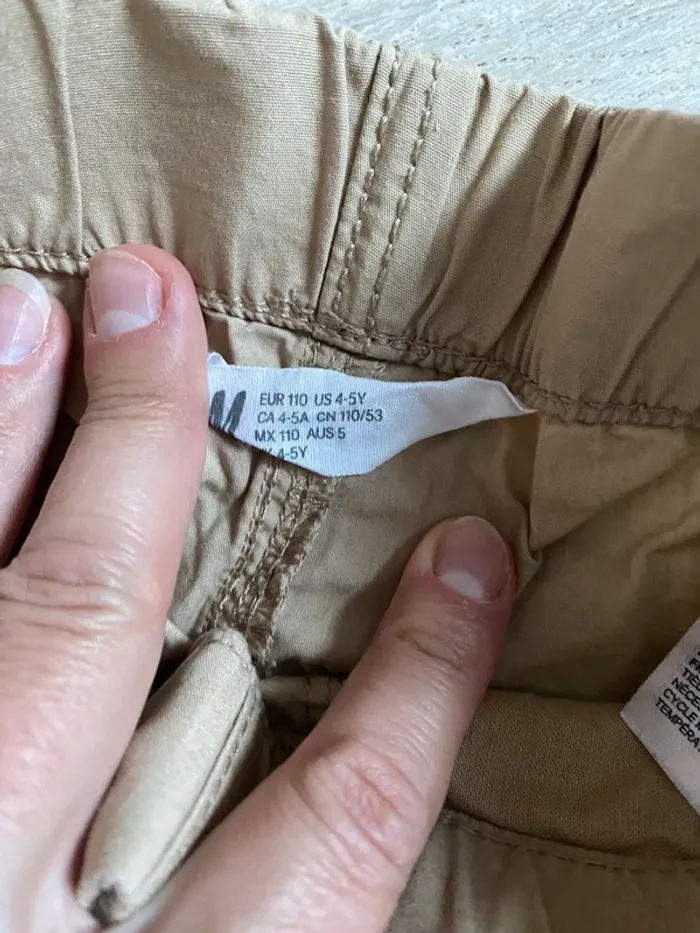 Short beige H&m 4-5 ans - photo numéro 2