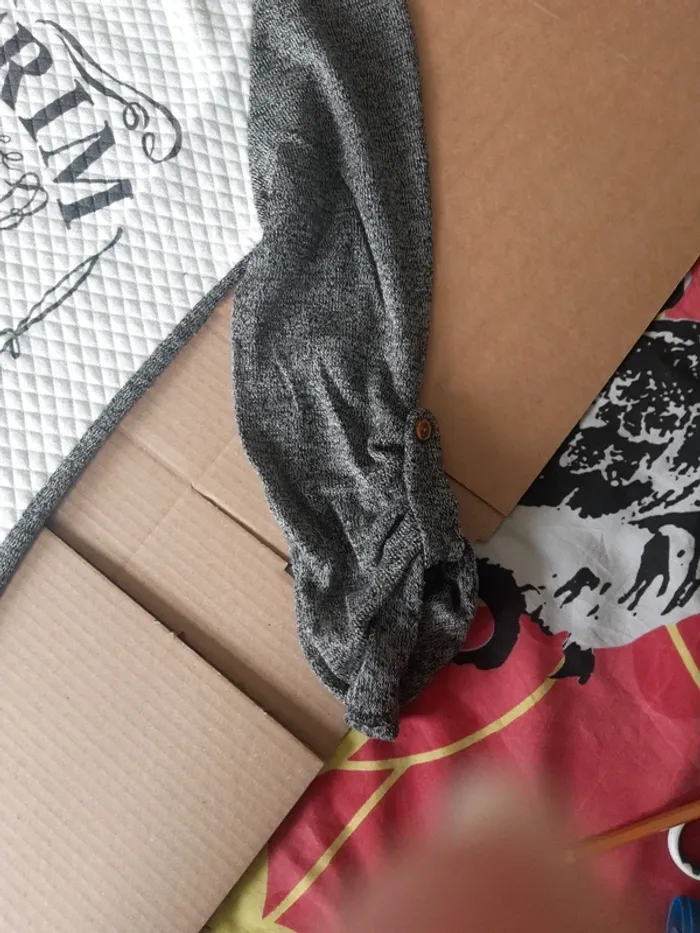 Petit haut taille 38/40 - photo numéro 2