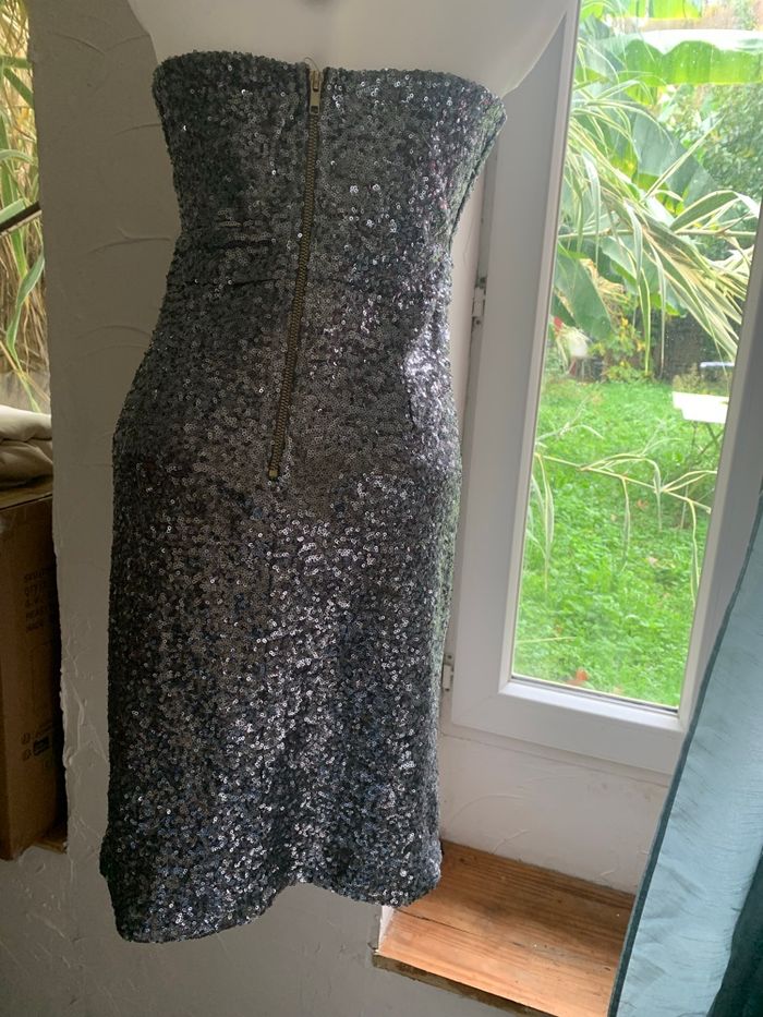 Robe Pink boom taille M grise à sequin tres bon état - photo numéro 4