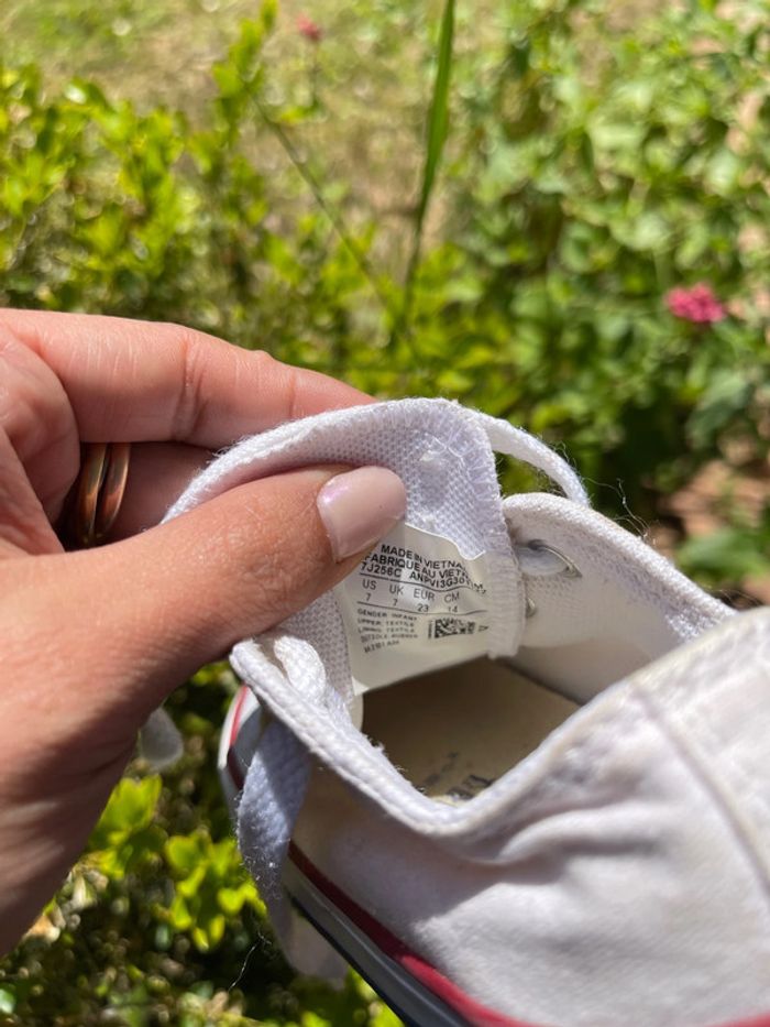 Converses basses blanches pointure 23 - photo numéro 6