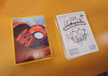 Lot de 10 images Panini Spidey et ses amis extraordinaires