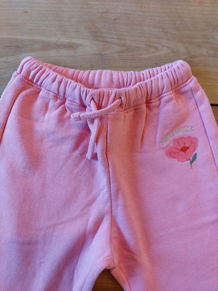 Lot de 2 pantalons tape à l'œil neuf 18 mois - photo numéro 4