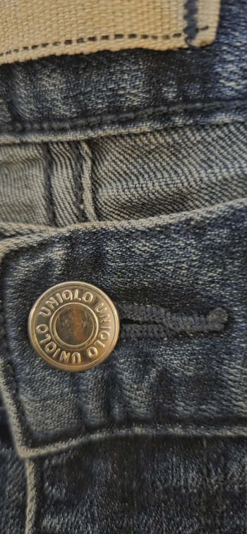 JEAN UNIQLO 32x34 – Coupe Droite Stretch – Bleu Indigo – Excellent État