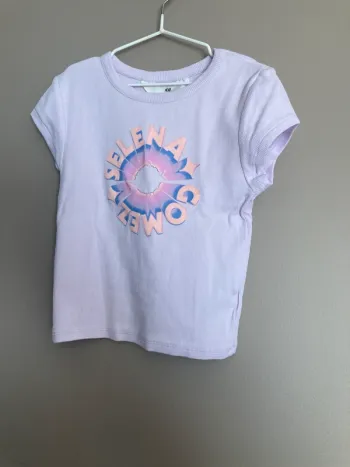 H&M t-shirt Selena Gomez