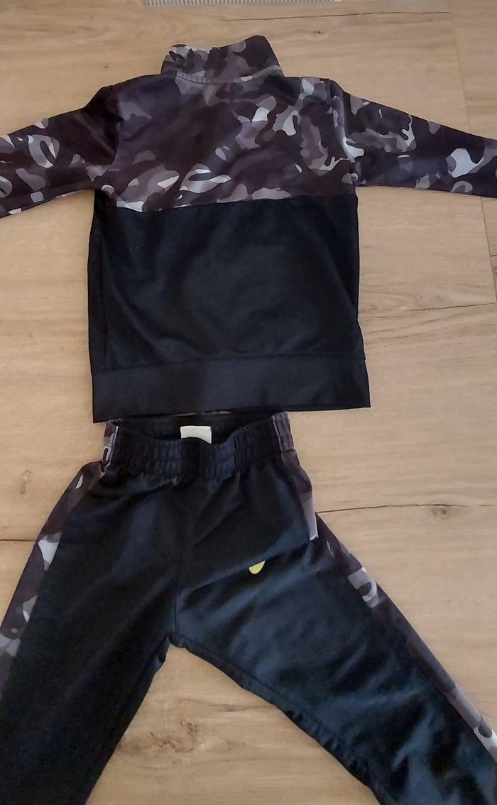 Ensemble Nike 3/4ans - photo numéro 5