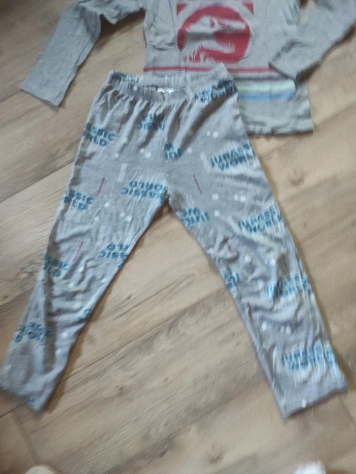 Pyjama Jurassic world 8 ans - photo numéro 2
