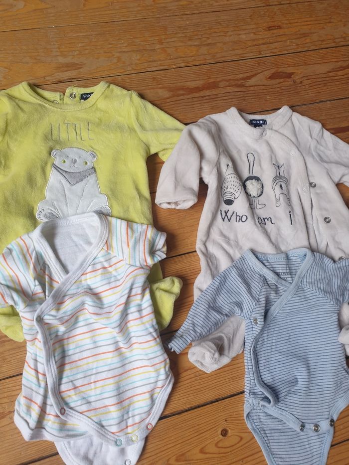 Lots de 2 pyjamas et 2 body  naissance