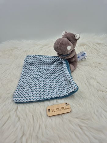 Doudou mouchoir hippopotame gris bleu Bazile et Zoé BN0569