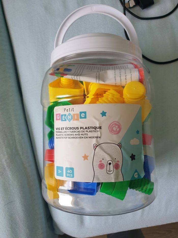 Jeux de vis et écrou plastique