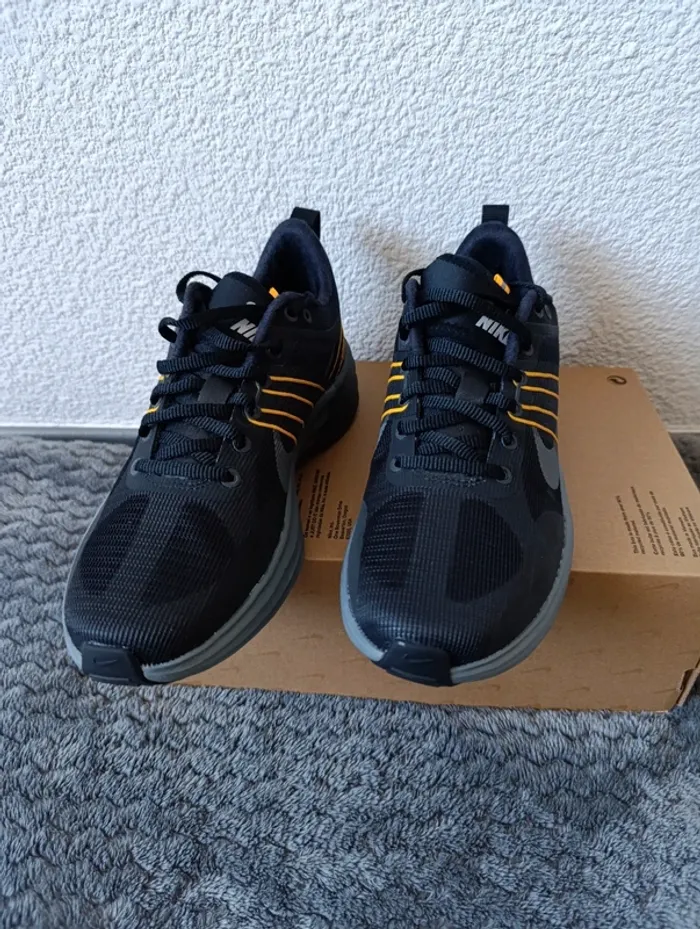 Baskets neuves Nike Lunar Roam taille 38,5 - photo numéro 3