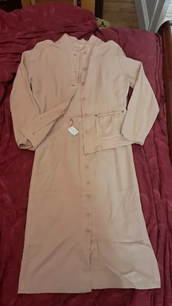 Ensemble Paul david Benson rose beige comme neuf 40