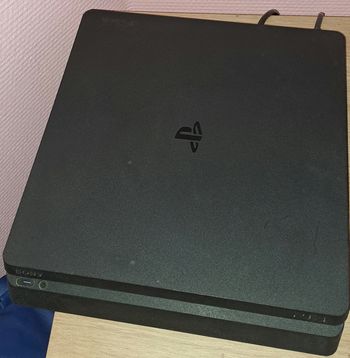 Vend  ps4  250go