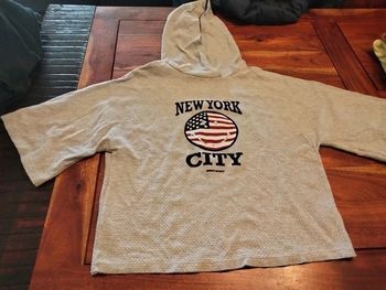 T-shirt manches courtes et capuche smiley 12 ans