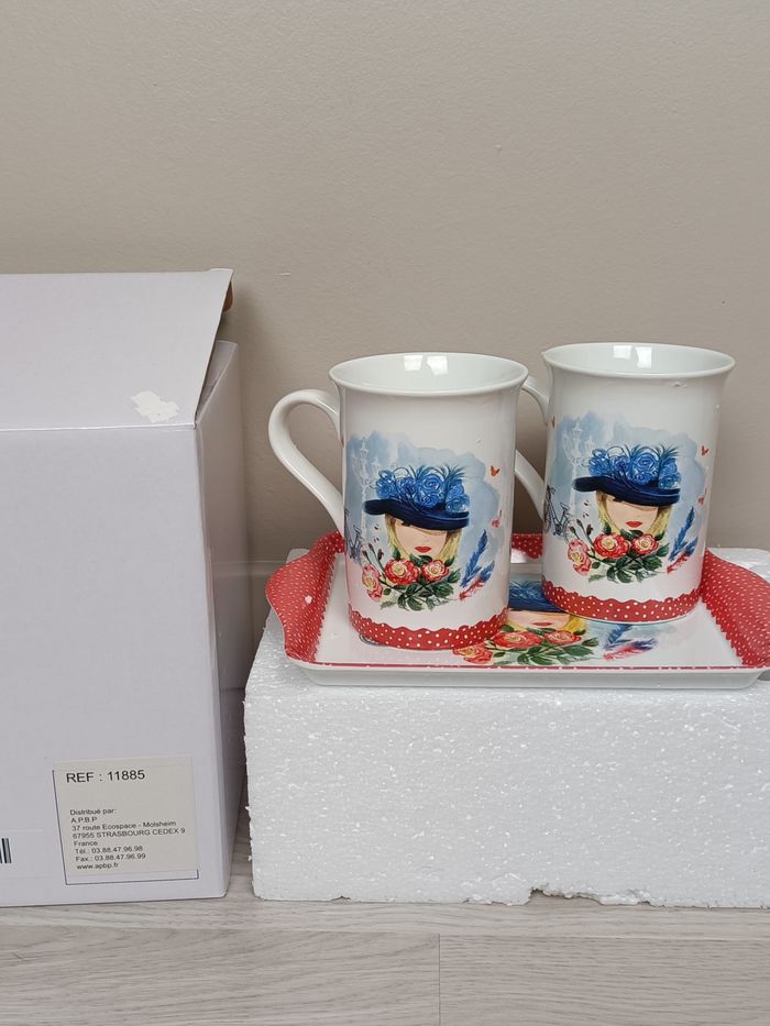 set de 2 mugs et plateau assorti NEUF - photo numéro 2
