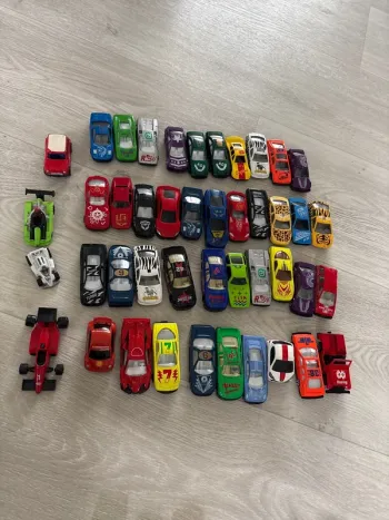 Gros lot de 40 petites voitures enfant noël