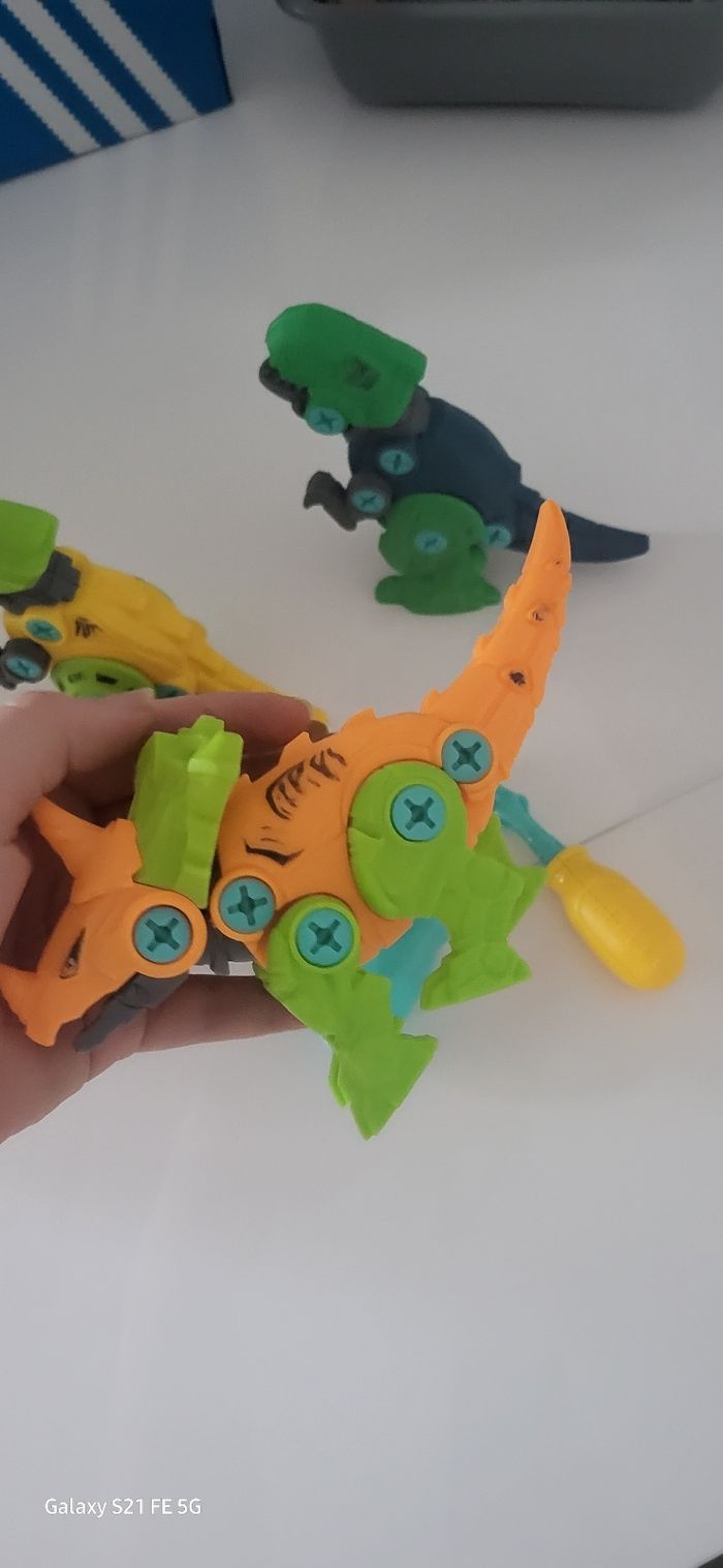 4 dinosaures - photo numéro 3