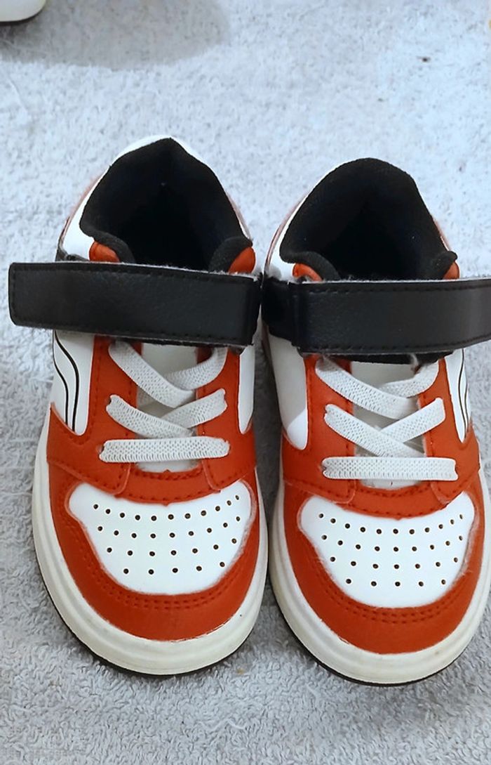 Basket rouge et blanche - photo numéro 2
