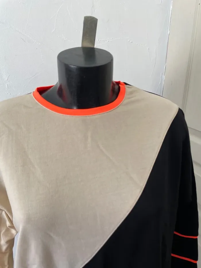 Pull, orange et noir n°439 - photo numéro 2
