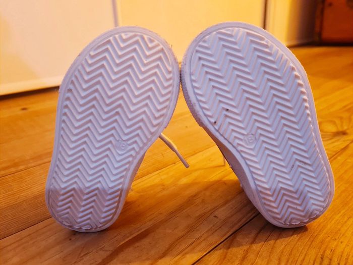 Bottines en cuir noir pour bebe fille ou garçon - photo numéro 4