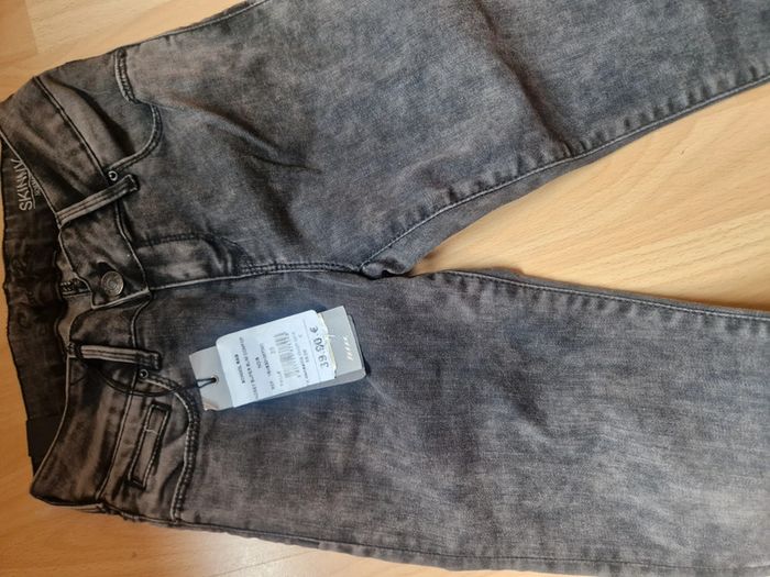 Jea n neuf taille 36 - photo numéro 2