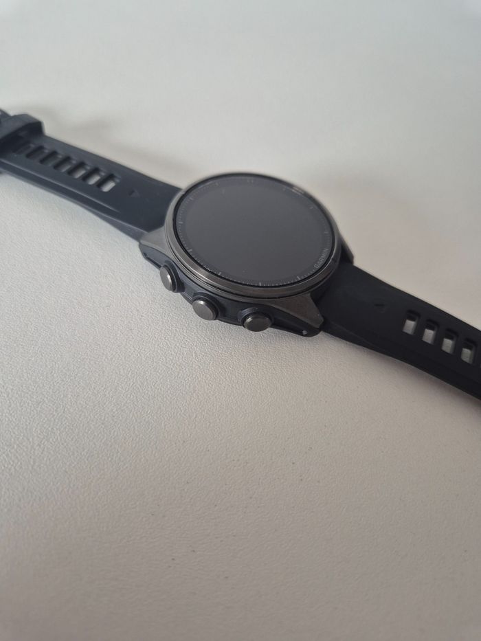 Garmin Fenix 8 Amoled Sapphire GPS-Whr 43mm - Top condition - livraison rapide ! - photo numéro 6