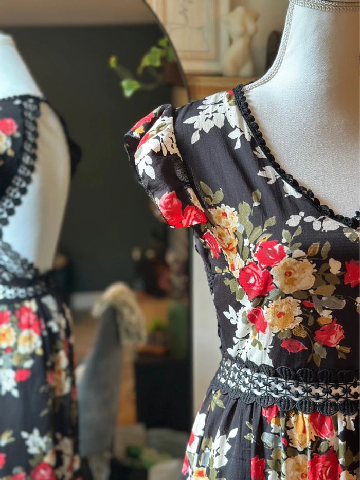 Robe longue fleurie dos nu détails dentelle - Taille S - photo numéro 5