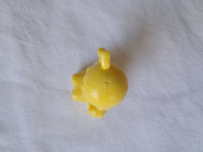 Figurine kiki fille jaune lessive Bonux H 4 cm embout de crayon ancien vintage - photo numéro 3