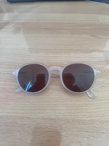 Paire lunettes de soleil afflelou
