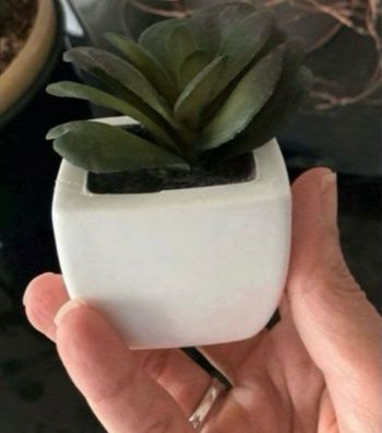 Petite fausse plante artificielle 