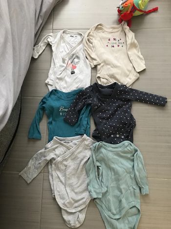 Lot bodies bébé fille