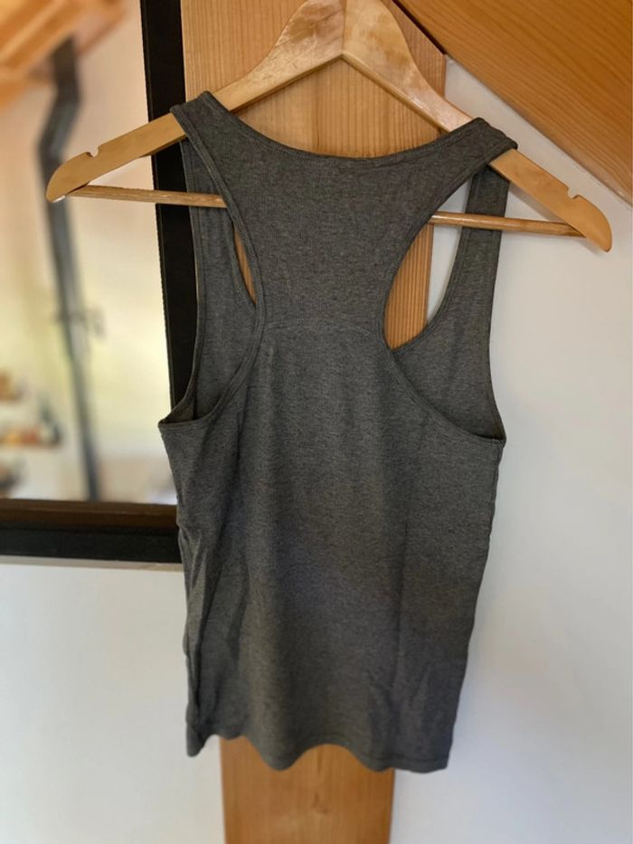 Top gris - photo numéro 2