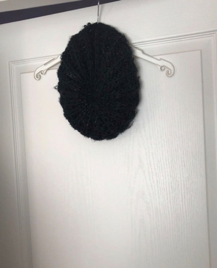Bonnet noir a paillettes
