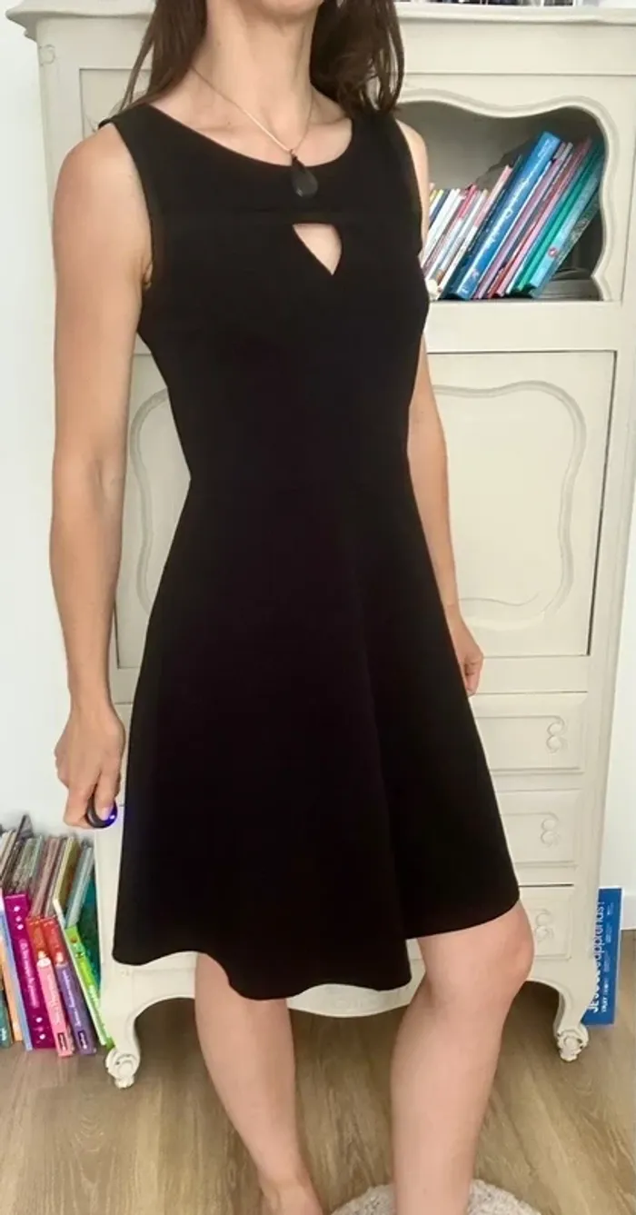 Magnifique robe patineuse noire Naf Naf – Taille M - photo numéro 9