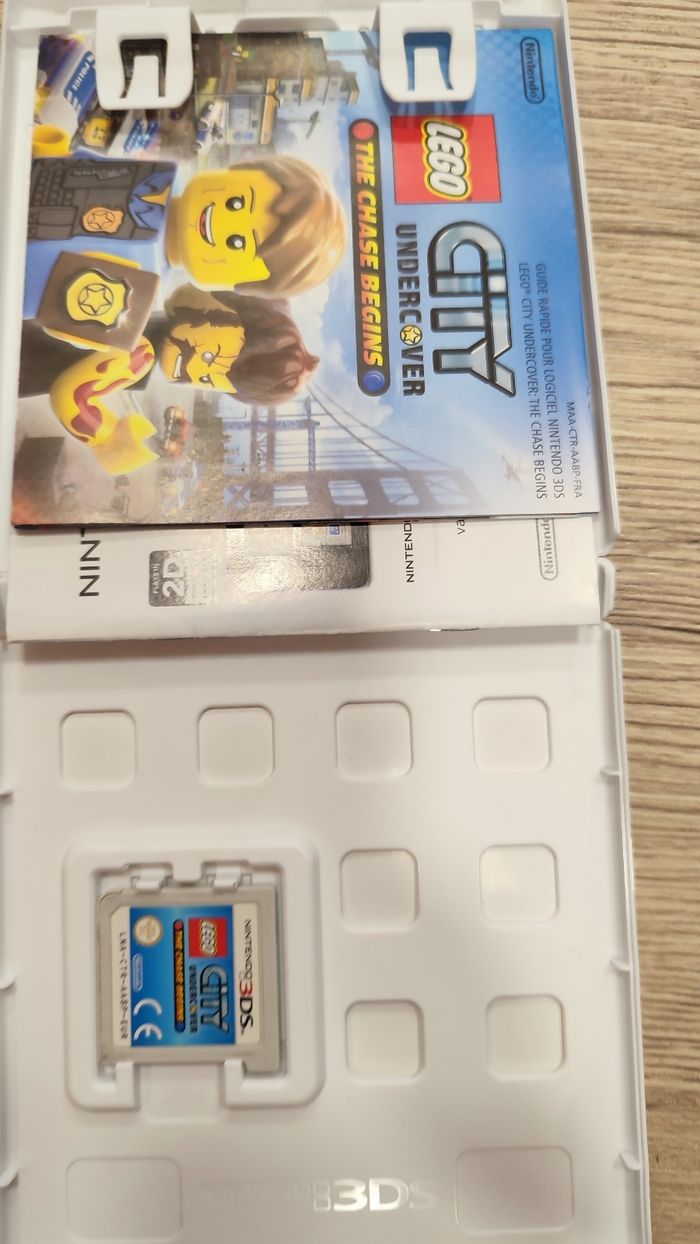 Lego city undercover the chase begins 3 ds - photo numéro 2