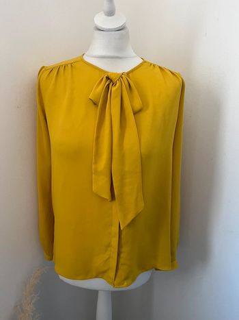 Blouse avec cravate jaune Zara XS
