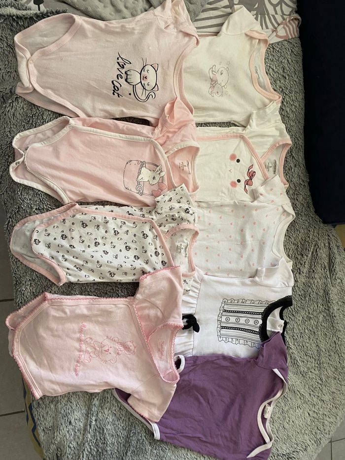 Lot 34 pièces bébé fille été 6 mois - photo numéro 3