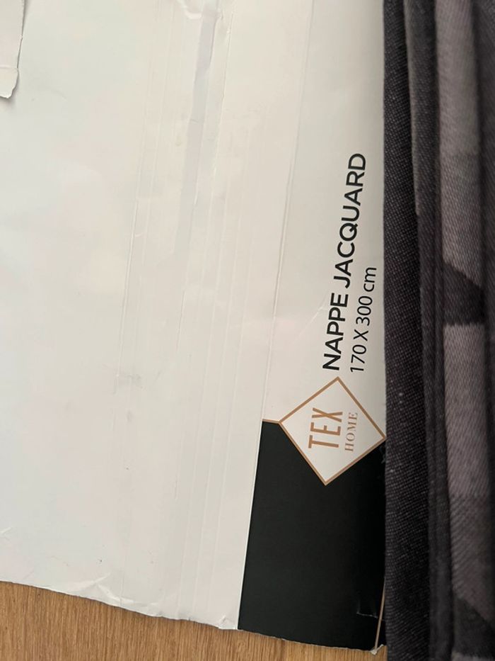 Nappe neuve avec étiquette noir/ gris tex 170cmx300 - photo numéro 3