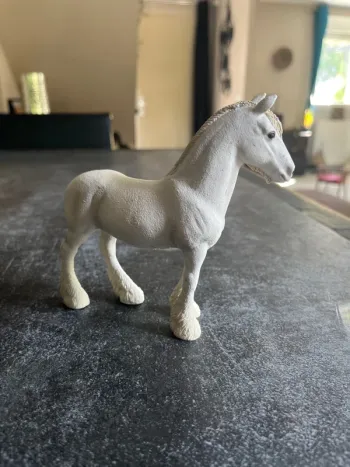 Cheval jument shire schleich